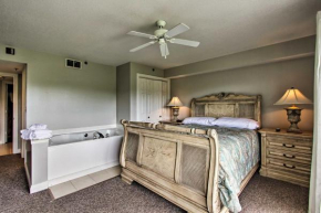 Condo with Golf Views 2 Mi to Dollywood and Parkway!